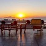 La Perla Blu - De Vivo Realty
