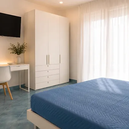 De Vivo Realty - La Perla Blu بيت للعطل ماسّا لوبْرينسِ
